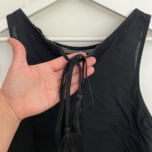 4 for $20 🦋 Flying Tomato Embroidered Tank - Picture 4 of 6